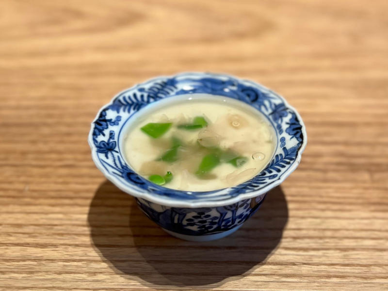 現代の感性で紡ぐ日本の料理, 名店のバトンを受け継ぐ割烹, ３．ニューオリエンタル【五条】, 台湾式蒸しスープがしみわたる, 伊勢志摩直送の魚介と吉田パンを, ５．御菓子丸喫茶【烏丸御池】, 五感で味わう和菓子コース, 写真から着想を得たデザートを, ７．ドノマスタジオ【紫野】, 自由度が高い陶芸体験, ８．form 歩く鳥【神宮丸太町】, 人気ヴィンテージショップの新展開, 日常と非日常が共存する町家ステイ