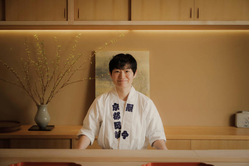 現代の感性で紡ぐ日本の料理, 名店のバトンを受け継ぐ割烹, ３．ニューオリエンタル【五条】, 台湾式蒸しスープがしみわたる, 伊勢志摩直送の魚介と吉田パンを, ５．御菓子丸喫茶【烏丸御池】, 五感で味わう和菓子コース, 写真から着想を得たデザートを, ７．ドノマスタジオ【紫野】, 自由度が高い陶芸体験, ８．form 歩く鳥【神宮丸太町】, 人気ヴィンテージショップの新展開, 日常と非日常が共存する町家ステイ