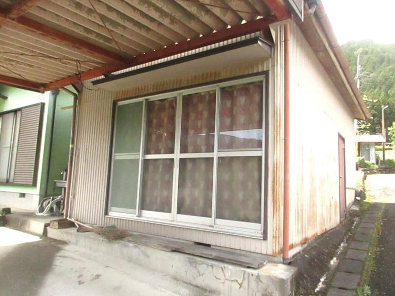教育に力を入れる子育てしやすいまち。移住オーダーメイドツアーやお試し住宅も！, 畑に囲まれた、離れ付きの平屋, 里山に囲まれた静かな場所で農ライフ, 【問い合わせ先】, 写真で見る物件詳細「離れ付きの平屋」, 静岡県川根本町のおすすめスポット, レインボーブリッジと奥大井湖上駅