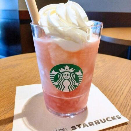 スタバで「不思議なレシート」が出てきた！？, ドキドキしながら再び店舗へ…！, 季節限定のフラペチーノを注文♪, たっぷりのホイップクリーム☆