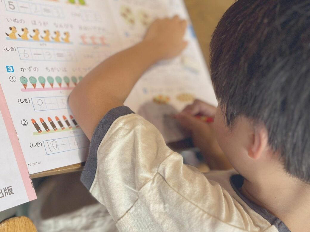 学童のお迎え「17時半退社では間に合わない」, フルタイムで働くことを諦める母親たち, 「あと30分長く預けられれば…」, 月5万〜10万円でも選ばれる民間学童, 必要なのは“個人の工夫”ではなく仕組みの更新