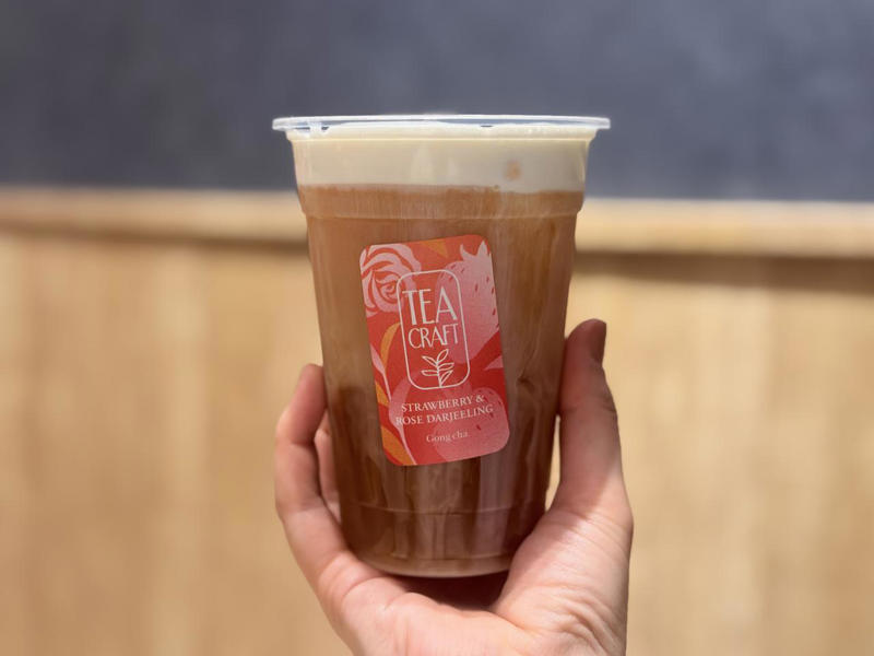新シリーズ「TEACRAFT」とは？ 香りを楽しむお茶の新提案, ストレートティー×ミルクフォーム！ 層で楽しむミルフォティー, 味わいが変化する、公式おすすめの飲み方, そのままでも混ぜても。思わず夢中になる黄金バランス