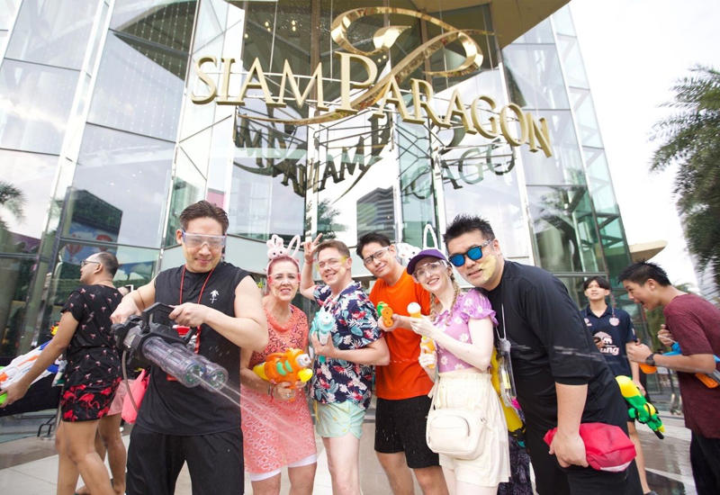 แลนด์มาร์กมหาชน "เซ็นทรัลเวิลด์ &amp; เซ็นทรัลทั่วไทย", 6 จุดเช็กอิน "มหาสงกรานต์ย่านสยาม 2569", ปักหมุดย่านสุขุมวิทและเดอะมอลล์ไลฟ์สโตร์, เมกาบางนา ม่วนจึ้ง ออลเด้อเวย์, พิกัดเล่นน้ำยอดฮิตอื่นๆ, สายปาร์ตี้ K-Pop &amp; EDM: จักรวาล S2O, 2. S2O Songkran Music Festival 2026