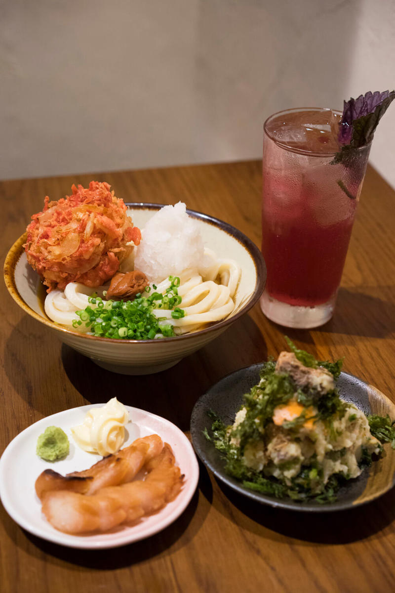 気仙沼の魚や地酒で和気あいあい『炭火家おだづもっこ』, 『炭火家おだづもっこ』店舗詳細, 意外な掛け合わせの創作料理にお酒が進む『酒場ニホレモ』, 『酒場ニホレモ』店舗詳細, 日本酒50種類と素材を生かした大衆酒場『区民酒場 左利き』, 『区民酒場 左利き』店舗詳細, 調味料まで山形産にこだわる『山形料理と地酒 まら』, 『山形料理と地酒 まら』店舗詳細, 意外となかった讃岐うどん＋酒場『うどん酒場 でべそ』, 『うどん酒場 でべそ』店舗詳細, 人間も失格人間もいらっしゃい『人間失格』, 『人間失格』店舗詳細, “焼肉の街・北見”の文化を味わえる『オホーツク北見焼肉 のっけ』, 『オホーツク北見焼肉 のっけ』店舗詳細, 芸人やミュージシャンも愛するシンボル的酒場『和田屋』, 『和田屋』店舗詳細