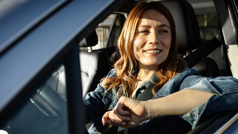 Lighten the load, Use gas-specific apps and loyalty programs, Don't idle if you can help it, Keep your tires inflated, Use cruise control on highways