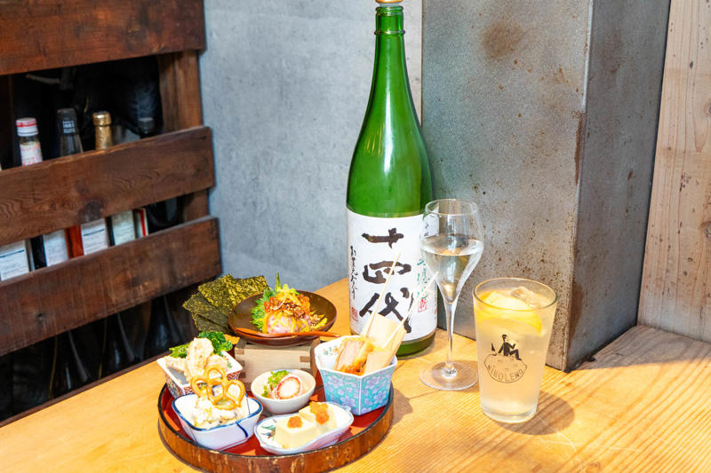 気仙沼の魚や地酒で和気あいあい『炭火家おだづもっこ』, 『炭火家おだづもっこ』店舗詳細, 意外な掛け合わせの創作料理にお酒が進む『酒場ニホレモ』, 『酒場ニホレモ』店舗詳細, 日本酒50種類と素材を生かした大衆酒場『区民酒場 左利き』, 『区民酒場 左利き』店舗詳細, 調味料まで山形産にこだわる『山形料理と地酒 まら』, 『山形料理と地酒 まら』店舗詳細, 意外となかった讃岐うどん＋酒場『うどん酒場 でべそ』, 『うどん酒場 でべそ』店舗詳細, 人間も失格人間もいらっしゃい『人間失格』, 『人間失格』店舗詳細, “焼肉の街・北見”の文化を味わえる『オホーツク北見焼肉 のっけ』, 『オホーツク北見焼肉 のっけ』店舗詳細, 芸人やミュージシャンも愛するシンボル的酒場『和田屋』, 『和田屋』店舗詳細