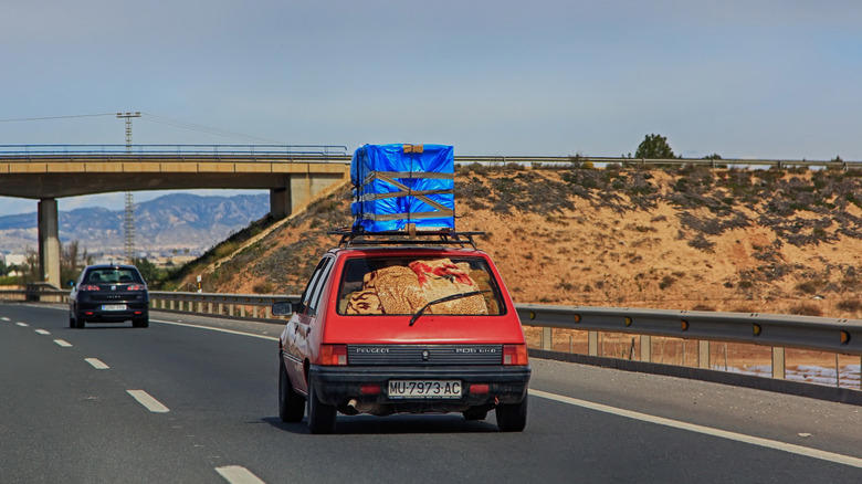 Lighten the load, Use gas-specific apps and loyalty programs, Don't idle if you can help it, Keep your tires inflated, Use cruise control on highways