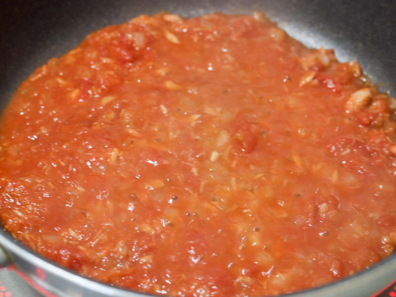 コウケンテツさんの「ツナトマトパスタ」を作るのにかかる時間, コウケンテツさんの「ツナトマトパスタ」のカロリー, コウケンテツさんの「ツナトマトパスタ」再現レシピ, ツナトマトパスタの材料（2人分）, ツナトマトパスタの作り方, 簡単アレンジ！「ツナとしめじのトマトパスタ」