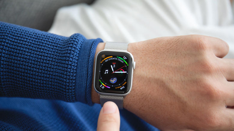 Sleep apnea detection, Mute notifications with gestures, Live Listen, Music recognition, Live translation