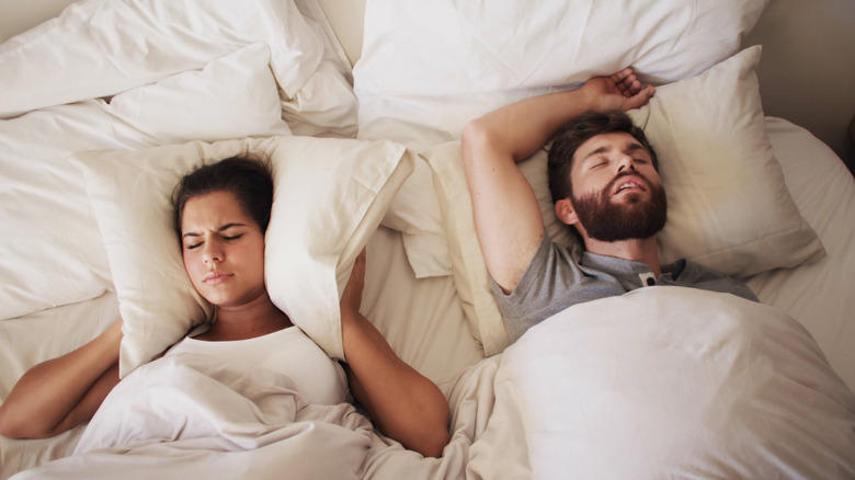 Sleep apnea detection, Mute notifications with gestures, Live Listen, Music recognition, Live translation