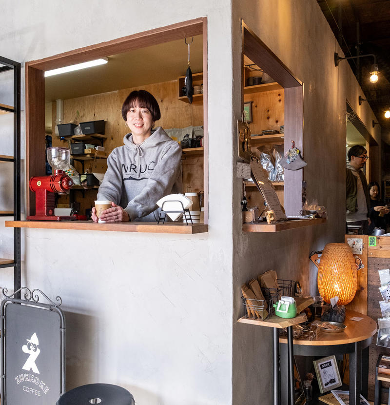 手紡ぎ・手織りならではの風合いに心和む『真岡木綿会館』, 日本一のいちごのまち, 「いちご王国栃木の首都もおか」を宣言, 日本の都市公園100選「井頭（いがしら）公園」, ご当地グルメへの心意気が伝わる珍メニューを提供『文珍楼（ぶんちんろう）』, 落ち着いた空間でゆったり過ごせる『喫茶ロクガツ』, 県有形文化財指定の歴史的建造物『岡部記念館 金鈴（きんれい）荘』, 石蔵が立ち並ぶ観光文化の拠点『久保記念観光文化交流館』, 珈琲スタンドを併設した登山道具のアトリエ兼店舗『NRUC NEST（ヌルクネスト）』, 懐かしき蒸気機関車やレトロな客車を展示『SLキューロク館』, 職人の遊び心から生まれた上生菓子『御菓子司 紅谷三宅（べにやみやけ）』, スイーツやドリンク、市内循環バスのデザインまで「いちご」, 真岡でしか出合えない魅惑のスポットを探訪, 【耳よりTOPIC】日本一の高さを誇るえびす様に感服