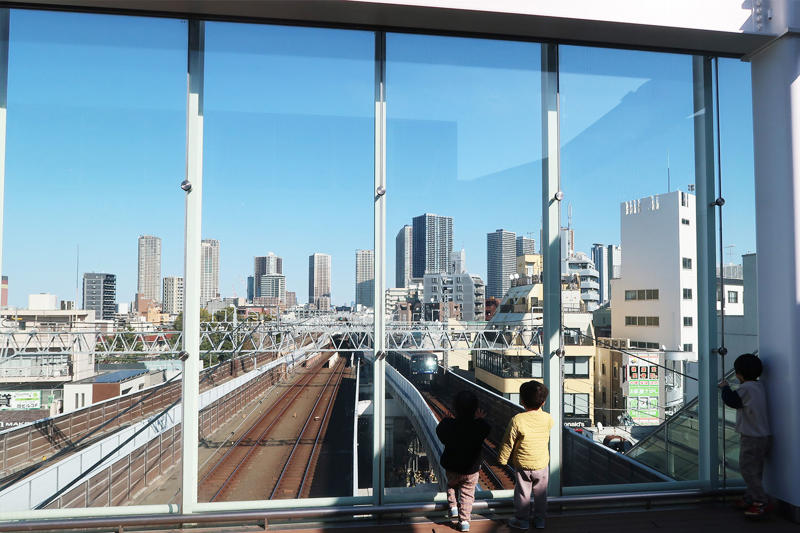 子鉄も大人も興奮する元住吉駅, まるで竹下通り!? エネルギッシュなモトスミ・ブレーメン通り商店街, ブレーメン通り商店街のことなら『宇野商店』に聞け, 「ブレカ」が元住吉の健康寿命をあげる!?, オムライスに果実のリキュールにとろとろざんまい, モトスミ・オズ通り商店街, 「元から住み良い街、元住吉」