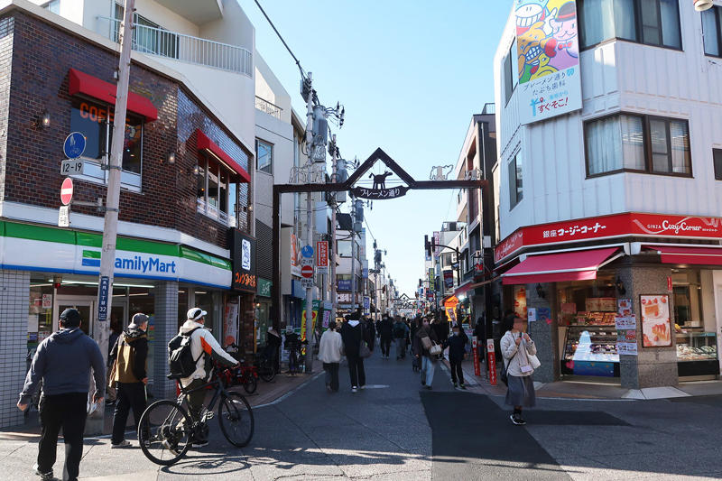 子鉄も大人も興奮する元住吉駅, まるで竹下通り!? エネルギッシュなモトスミ・ブレーメン通り商店街, ブレーメン通り商店街のことなら『宇野商店』に聞け, 「ブレカ」が元住吉の健康寿命をあげる!?, オムライスに果実のリキュールにとろとろざんまい, モトスミ・オズ通り商店街, 「元から住み良い街、元住吉」