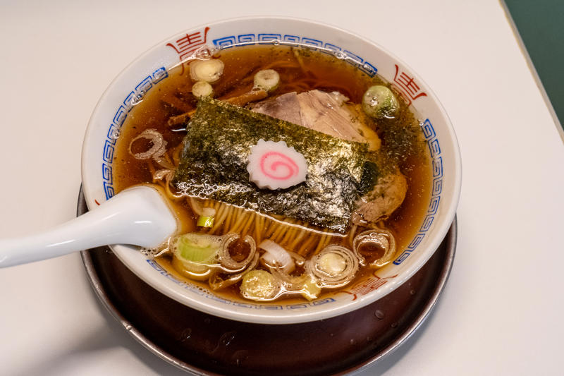 10時間煮込んだ豚骨スープがとろり『豚骨味噌ラーメン じゃぐら高円寺』, 『豚骨味噌ラーメン じゃぐら高円寺』店舗詳細, 深夜ににぎわう新潟・燕三条のご当地ラーメン店『背脂中華そばと餃子 福鳳』, 『背脂中華そばと餃子 福鳳』店舗詳細, 商店街のくさくないとんこつラーメン『とんこつ拉麺 漣』, 『とんこつ拉麺 漣』店舗詳細, 全国のラーメンを食べ歩いたマニアの店『麺屋 賢太郎』, 『麺屋 賢太郎』店舗詳細, “くさうまスープ”の虜になる『ラーメン 健太』, 『ラーメン 健太』店舗詳細, 太麺のなめらかさをつけ麺で味わう人気店『麺屋はやしまる』, 『麺屋はやしまる』店舗詳細, 深夜に働く人たちにも野菜を。体も気遣う『らーめん一蔵』, 『らーめん一蔵』店舗詳細, チャーシューたっぷりでやさしい味が魅力『喜多方ラーメン坂内 高円寺北口店』, 『喜多方ラーメン坂内 高円寺北口店』店舗詳細, 秘伝の味噌ダレがポイント『味噌ラーメン専門店 味噌一 高円寺店』, 『味噌ラーメン専門店 味噌一 高円寺店』店舗詳細, シンプルなメニューでも満足感あり『麺処 田ぶし 高円寺本店』, 『麺処 田ぶし 高円寺本店』店舗詳細, 飲んで食べて締めにラーメンを『二階麺肴酒店 黒黒黒』, 『二階麺肴酒店 黒黒黒』店舗詳細
