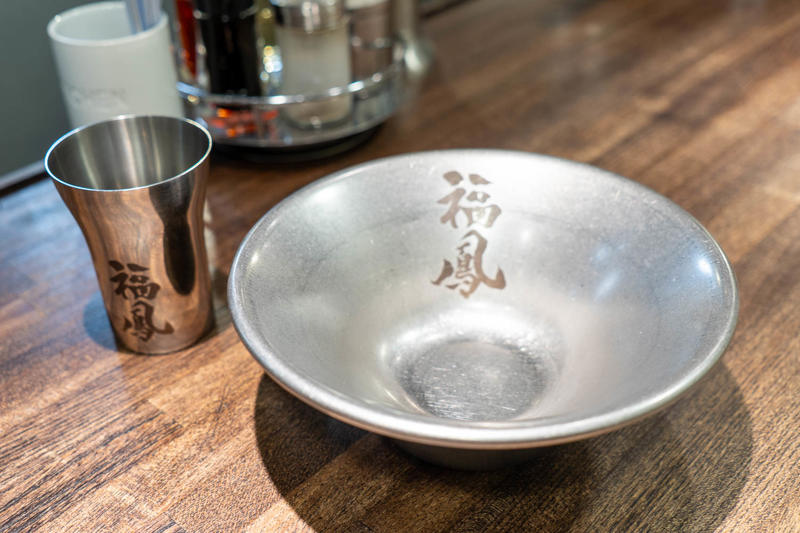 10時間煮込んだ豚骨スープがとろり『豚骨味噌ラーメン じゃぐら高円寺』, 『豚骨味噌ラーメン じゃぐら高円寺』店舗詳細, 深夜ににぎわう新潟・燕三条のご当地ラーメン店『背脂中華そばと餃子 福鳳』, 『背脂中華そばと餃子 福鳳』店舗詳細, 商店街のくさくないとんこつラーメン『とんこつ拉麺 漣』, 『とんこつ拉麺 漣』店舗詳細, 全国のラーメンを食べ歩いたマニアの店『麺屋 賢太郎』, 『麺屋 賢太郎』店舗詳細, “くさうまスープ”の虜になる『ラーメン 健太』, 『ラーメン 健太』店舗詳細, 太麺のなめらかさをつけ麺で味わう人気店『麺屋はやしまる』, 『麺屋はやしまる』店舗詳細, 深夜に働く人たちにも野菜を。体も気遣う『らーめん一蔵』, 『らーめん一蔵』店舗詳細, チャーシューたっぷりでやさしい味が魅力『喜多方ラーメン坂内 高円寺北口店』, 『喜多方ラーメン坂内 高円寺北口店』店舗詳細, 秘伝の味噌ダレがポイント『味噌ラーメン専門店 味噌一 高円寺店』, 『味噌ラーメン専門店 味噌一 高円寺店』店舗詳細, シンプルなメニューでも満足感あり『麺処 田ぶし 高円寺本店』, 『麺処 田ぶし 高円寺本店』店舗詳細, 飲んで食べて締めにラーメンを『二階麺肴酒店 黒黒黒』, 『二階麺肴酒店 黒黒黒』店舗詳細