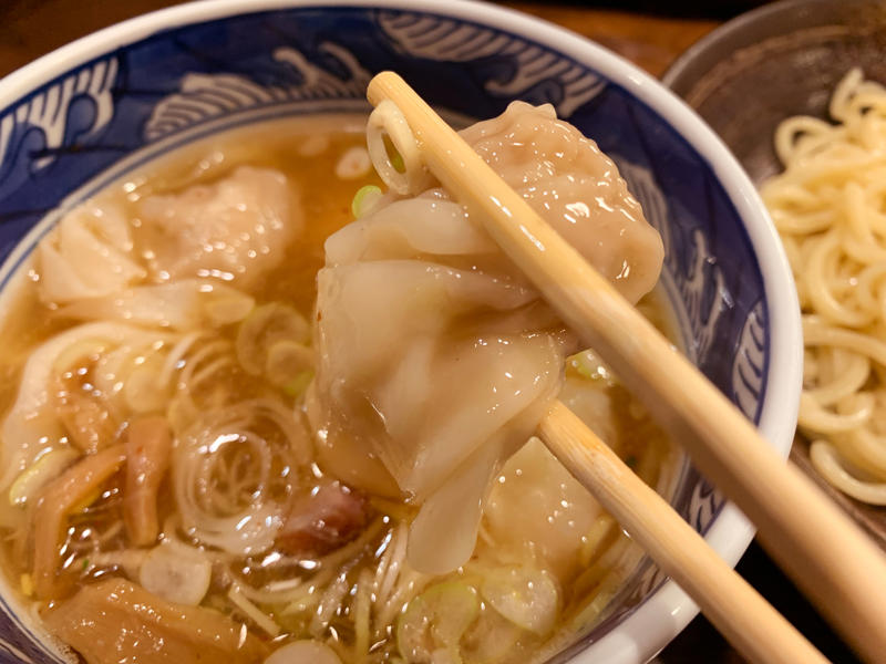 10時間煮込んだ豚骨スープがとろり『豚骨味噌ラーメン じゃぐら高円寺』, 『豚骨味噌ラーメン じゃぐら高円寺』店舗詳細, 深夜ににぎわう新潟・燕三条のご当地ラーメン店『背脂中華そばと餃子 福鳳』, 『背脂中華そばと餃子 福鳳』店舗詳細, 商店街のくさくないとんこつラーメン『とんこつ拉麺 漣』, 『とんこつ拉麺 漣』店舗詳細, 全国のラーメンを食べ歩いたマニアの店『麺屋 賢太郎』, 『麺屋 賢太郎』店舗詳細, “くさうまスープ”の虜になる『ラーメン 健太』, 『ラーメン 健太』店舗詳細, 太麺のなめらかさをつけ麺で味わう人気店『麺屋はやしまる』, 『麺屋はやしまる』店舗詳細, 深夜に働く人たちにも野菜を。体も気遣う『らーめん一蔵』, 『らーめん一蔵』店舗詳細, チャーシューたっぷりでやさしい味が魅力『喜多方ラーメン坂内 高円寺北口店』, 『喜多方ラーメン坂内 高円寺北口店』店舗詳細, 秘伝の味噌ダレがポイント『味噌ラーメン専門店 味噌一 高円寺店』, 『味噌ラーメン専門店 味噌一 高円寺店』店舗詳細, シンプルなメニューでも満足感あり『麺処 田ぶし 高円寺本店』, 『麺処 田ぶし 高円寺本店』店舗詳細, 飲んで食べて締めにラーメンを『二階麺肴酒店 黒黒黒』, 『二階麺肴酒店 黒黒黒』店舗詳細