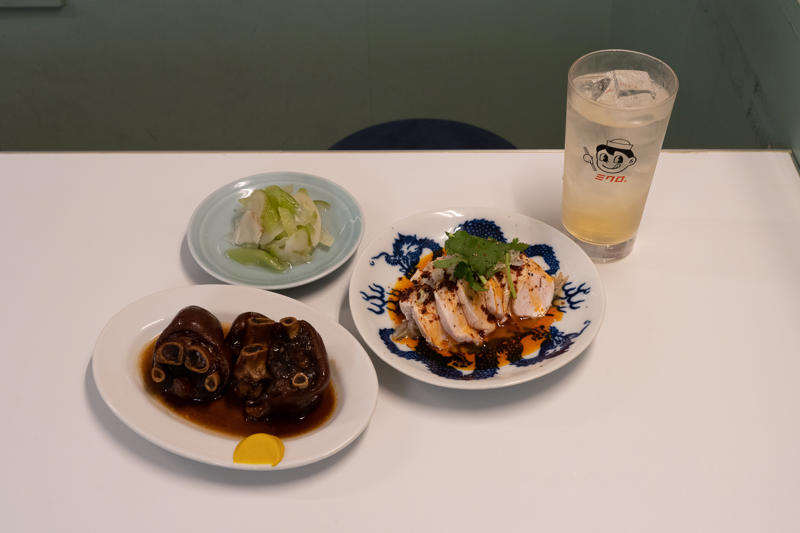 10時間煮込んだ豚骨スープがとろり『豚骨味噌ラーメン じゃぐら高円寺』, 『豚骨味噌ラーメン じゃぐら高円寺』店舗詳細, 深夜ににぎわう新潟・燕三条のご当地ラーメン店『背脂中華そばと餃子 福鳳』, 『背脂中華そばと餃子 福鳳』店舗詳細, 商店街のくさくないとんこつラーメン『とんこつ拉麺 漣』, 『とんこつ拉麺 漣』店舗詳細, 全国のラーメンを食べ歩いたマニアの店『麺屋 賢太郎』, 『麺屋 賢太郎』店舗詳細, “くさうまスープ”の虜になる『ラーメン 健太』, 『ラーメン 健太』店舗詳細, 太麺のなめらかさをつけ麺で味わう人気店『麺屋はやしまる』, 『麺屋はやしまる』店舗詳細, 深夜に働く人たちにも野菜を。体も気遣う『らーめん一蔵』, 『らーめん一蔵』店舗詳細, チャーシューたっぷりでやさしい味が魅力『喜多方ラーメン坂内 高円寺北口店』, 『喜多方ラーメン坂内 高円寺北口店』店舗詳細, 秘伝の味噌ダレがポイント『味噌ラーメン専門店 味噌一 高円寺店』, 『味噌ラーメン専門店 味噌一 高円寺店』店舗詳細, シンプルなメニューでも満足感あり『麺処 田ぶし 高円寺本店』, 『麺処 田ぶし 高円寺本店』店舗詳細, 飲んで食べて締めにラーメンを『二階麺肴酒店 黒黒黒』, 『二階麺肴酒店 黒黒黒』店舗詳細