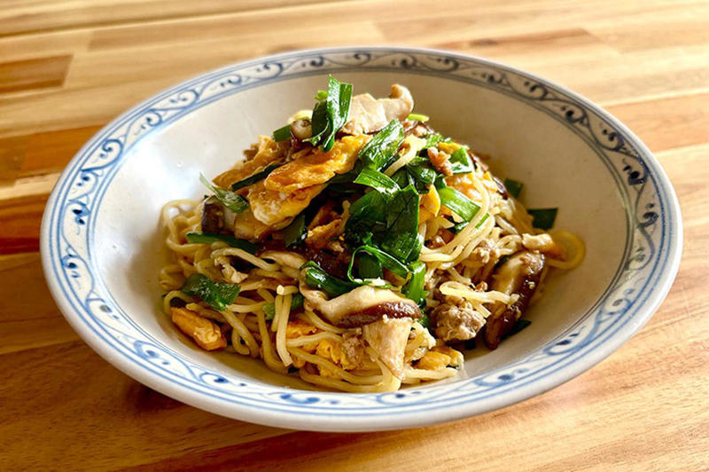 焼きそば×ニラ玉で中華風の焼きそばに, 麺を少し焦がして、もちもちカリカリ食感に, つくり方の手順をおさらい, ニラ玉焼きそばのつくり方