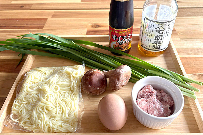 焼きそば×ニラ玉で中華風の焼きそばに, 麺を少し焦がして、もちもちカリカリ食感に, つくり方の手順をおさらい, ニラ玉焼きそばのつくり方