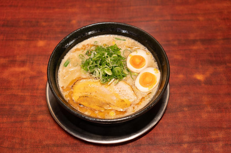 10時間煮込んだ豚骨スープがとろり『豚骨味噌ラーメン じゃぐら高円寺』, 『豚骨味噌ラーメン じゃぐら高円寺』店舗詳細, 深夜ににぎわう新潟・燕三条のご当地ラーメン店『背脂中華そばと餃子 福鳳』, 『背脂中華そばと餃子 福鳳』店舗詳細, 商店街のくさくないとんこつラーメン『とんこつ拉麺 漣』, 『とんこつ拉麺 漣』店舗詳細, 全国のラーメンを食べ歩いたマニアの店『麺屋 賢太郎』, 『麺屋 賢太郎』店舗詳細, “くさうまスープ”の虜になる『ラーメン 健太』, 『ラーメン 健太』店舗詳細, 太麺のなめらかさをつけ麺で味わう人気店『麺屋はやしまる』, 『麺屋はやしまる』店舗詳細, 深夜に働く人たちにも野菜を。体も気遣う『らーめん一蔵』, 『らーめん一蔵』店舗詳細, チャーシューたっぷりでやさしい味が魅力『喜多方ラーメン坂内 高円寺北口店』, 『喜多方ラーメン坂内 高円寺北口店』店舗詳細, 秘伝の味噌ダレがポイント『味噌ラーメン専門店 味噌一 高円寺店』, 『味噌ラーメン専門店 味噌一 高円寺店』店舗詳細, シンプルなメニューでも満足感あり『麺処 田ぶし 高円寺本店』, 『麺処 田ぶし 高円寺本店』店舗詳細, 飲んで食べて締めにラーメンを『二階麺肴酒店 黒黒黒』, 『二階麺肴酒店 黒黒黒』店舗詳細
