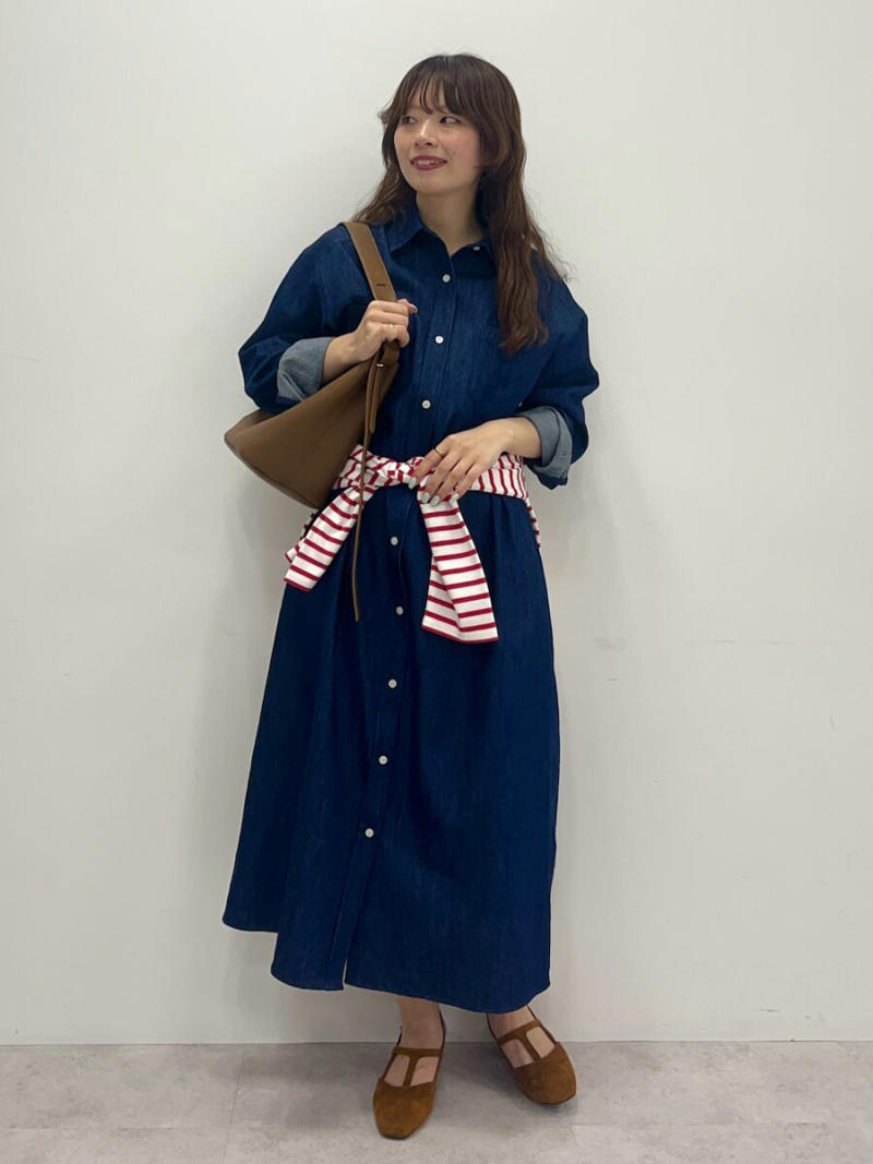 MA-1×デニム合わせでこなれ感アップ, デニムシャツワンピ×ピンクボーダーで春のこなれスタイル, ツイードジレを重ねてコーデを格上げ, ミニ丈シャツワンピはレイヤードで今っぽく, 気温の高い日は半袖シャツワンピで爽やかに