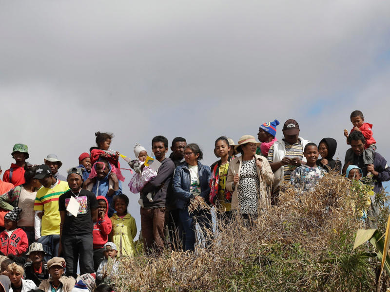 3. The average height in Madagascar is 5 feet 1.56 inches (156.36 cm). 25. The average height in Sri Lanka is 5 feet 3.04 inches (160.12 cm)., 24. The average height in Honduras is 5 feet 3.03 inches (160.11 cm)., 23. The average height in Liberia is 5 feet 2.85 inches (159.66 cm)., 22. The average height in Myanmar is 5 feet 2.8 inches (159.52 cm)., 21. The average height in Brunei is 5 feet 2.79 inches (159.49 cm)., 20. The average height in Bhutan is 5 feet 2.77 inches (159.46 cm)., 19. The average height in Mozambique is 5 feet 2.74 inches (159.37 cm)., 18. The average height in Solomon Islands is 5 feet 2.7 inches (159.3 cm)., 17. The average height in Papua New Guinea is 5 feet 2.68 inches (159.21 cm)., 16. The average height in Peru is 5 feet 2.63 inches (159.08 cm)., 15. The average height in Vietnam is 5 feet 2.6 inches (159.01 cm)., 14. The average height in India is 5 feet 2.5 inches (158.76 cm)., 13. The average height in Rwanda is 5 feet 2.49 inches (158.73 cm)., 12. The average height in Malawi is 5 feet 2.32 inches (158.31 cm)., 11. The average height in Indonesia is 5 feet 2.27 inches (158.17 cm)., 10. The average height in Cambodia is 5 feet 2.24 inches (158.11 cm)., 9. The average height in Bangladesh is 5 feet 1.92 inches (157.29 cm)., 8. The average height in the Marshall Islands is 5 feet 1.83 inches (157.05 cm)., 7. The average height in Yemen is 5 feet 1.78 inches (156.92 cm)., 6. The average height in Nepal is 5 feet 1.64 inches (156.58 cm)., 5. The average height in the Philippines is 5 feet 1.57 inches (156.41 cm)., 4. The average height in Guatemala is 5 feet 1.57 inches (156.39 cm)., 3. The average height in Madagascar is 5 feet 1.56 inches (156.36 cm)., 2. The average height in Laos is 5 feet 1.37 inches (155.89 cm)., 1. The average height in Timor-Leste is 5 feet 1.28 inches (155.47 cm).