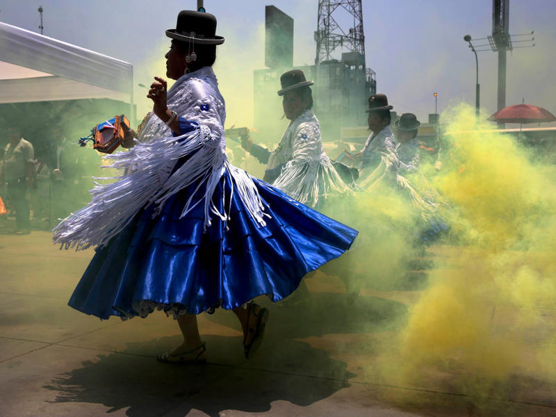 16. The average height in Peru is 5 feet 2.63 inches (159.08 cm). 25. The average height in Sri Lanka is 5 feet 3.04 inches (160.12 cm)., 24. The average height in Honduras is 5 feet 3.03 inches (160.11 cm)., 23. The average height in Liberia is 5 feet 2.85 inches (159.66 cm)., 22. The average height in Myanmar is 5 feet 2.8 inches (159.52 cm)., 21. The average height in Brunei is 5 feet 2.79 inches (159.49 cm)., 20. The average height in Bhutan is 5 feet 2.77 inches (159.46 cm)., 19. The average height in Mozambique is 5 feet 2.74 inches (159.37 cm)., 18. The average height in Solomon Islands is 5 feet 2.7 inches (159.3 cm)., 17. The average height in Papua New Guinea is 5 feet 2.68 inches (159.21 cm)., 16. The average height in Peru is 5 feet 2.63 inches (159.08 cm)., 15. The average height in Vietnam is 5 feet 2.6 inches (159.01 cm)., 14. The average height in India is 5 feet 2.5 inches (158.76 cm)., 13. The average height in Rwanda is 5 feet 2.49 inches (158.73 cm)., 12. The average height in Malawi is 5 feet 2.32 inches (158.31 cm)., 11. The average height in Indonesia is 5 feet 2.27 inches (158.17 cm)., 10. The average height in Cambodia is 5 feet 2.24 inches (158.11 cm)., 9. The average height in Bangladesh is 5 feet 1.92 inches (157.29 cm)., 8. The average height in the Marshall Islands is 5 feet 1.83 inches (157.05 cm)., 7. The average height in Yemen is 5 feet 1.78 inches (156.92 cm)., 6. The average height in Nepal is 5 feet 1.64 inches (156.58 cm)., 5. The average height in the Philippines is 5 feet 1.57 inches (156.41 cm)., 4. The average height in Guatemala is 5 feet 1.57 inches (156.39 cm)., 3. The average height in Madagascar is 5 feet 1.56 inches (156.36 cm)., 2. The average height in Laos is 5 feet 1.37 inches (155.89 cm)., 1. The average height in Timor-Leste is 5 feet 1.28 inches (155.47 cm).