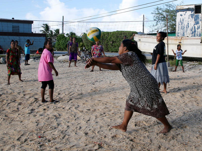 8. The average height in the Marshall Islands is 5 feet 1.83 inches (157.05 cm). 25. The average height in Sri Lanka is 5 feet 3.04 inches (160.12 cm)., 24. The average height in Honduras is 5 feet 3.03 inches (160.11 cm)., 23. The average height in Liberia is 5 feet 2.85 inches (159.66 cm)., 22. The average height in Myanmar is 5 feet 2.8 inches (159.52 cm)., 21. The average height in Brunei is 5 feet 2.79 inches (159.49 cm)., 20. The average height in Bhutan is 5 feet 2.77 inches (159.46 cm)., 19. The average height in Mozambique is 5 feet 2.74 inches (159.37 cm)., 18. The average height in Solomon Islands is 5 feet 2.7 inches (159.3 cm)., 17. The average height in Papua New Guinea is 5 feet 2.68 inches (159.21 cm)., 16. The average height in Peru is 5 feet 2.63 inches (159.08 cm)., 15. The average height in Vietnam is 5 feet 2.6 inches (159.01 cm)., 14. The average height in India is 5 feet 2.5 inches (158.76 cm)., 13. The average height in Rwanda is 5 feet 2.49 inches (158.73 cm)., 12. The average height in Malawi is 5 feet 2.32 inches (158.31 cm)., 11. The average height in Indonesia is 5 feet 2.27 inches (158.17 cm)., 10. The average height in Cambodia is 5 feet 2.24 inches (158.11 cm)., 9. The average height in Bangladesh is 5 feet 1.92 inches (157.29 cm)., 8. The average height in the Marshall Islands is 5 feet 1.83 inches (157.05 cm)., 7. The average height in Yemen is 5 feet 1.78 inches (156.92 cm)., 6. The average height in Nepal is 5 feet 1.64 inches (156.58 cm)., 5. The average height in the Philippines is 5 feet 1.57 inches (156.41 cm)., 4. The average height in Guatemala is 5 feet 1.57 inches (156.39 cm)., 3. The average height in Madagascar is 5 feet 1.56 inches (156.36 cm)., 2. The average height in Laos is 5 feet 1.37 inches (155.89 cm)., 1. The average height in Timor-Leste is 5 feet 1.28 inches (155.47 cm).