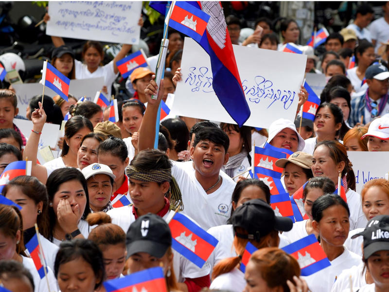 10. The average height in Cambodia is 5 feet 2.24 inches (158.11 cm). 25. The average height in Sri Lanka is 5 feet 3.04 inches (160.12 cm)., 24. The average height in Honduras is 5 feet 3.03 inches (160.11 cm)., 23. The average height in Liberia is 5 feet 2.85 inches (159.66 cm)., 22. The average height in Myanmar is 5 feet 2.8 inches (159.52 cm)., 21. The average height in Brunei is 5 feet 2.79 inches (159.49 cm)., 20. The average height in Bhutan is 5 feet 2.77 inches (159.46 cm)., 19. The average height in Mozambique is 5 feet 2.74 inches (159.37 cm)., 18. The average height in Solomon Islands is 5 feet 2.7 inches (159.3 cm)., 17. The average height in Papua New Guinea is 5 feet 2.68 inches (159.21 cm)., 16. The average height in Peru is 5 feet 2.63 inches (159.08 cm)., 15. The average height in Vietnam is 5 feet 2.6 inches (159.01 cm)., 14. The average height in India is 5 feet 2.5 inches (158.76 cm)., 13. The average height in Rwanda is 5 feet 2.49 inches (158.73 cm)., 12. The average height in Malawi is 5 feet 2.32 inches (158.31 cm)., 11. The average height in Indonesia is 5 feet 2.27 inches (158.17 cm)., 10. The average height in Cambodia is 5 feet 2.24 inches (158.11 cm)., 9. The average height in Bangladesh is 5 feet 1.92 inches (157.29 cm)., 8. The average height in the Marshall Islands is 5 feet 1.83 inches (157.05 cm)., 7. The average height in Yemen is 5 feet 1.78 inches (156.92 cm)., 6. The average height in Nepal is 5 feet 1.64 inches (156.58 cm)., 5. The average height in the Philippines is 5 feet 1.57 inches (156.41 cm)., 4. The average height in Guatemala is 5 feet 1.57 inches (156.39 cm)., 3. The average height in Madagascar is 5 feet 1.56 inches (156.36 cm)., 2. The average height in Laos is 5 feet 1.37 inches (155.89 cm)., 1. The average height in Timor-Leste is 5 feet 1.28 inches (155.47 cm).