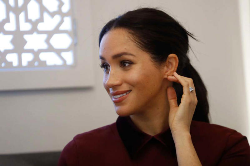 Markle's 'Childish' Behavior? Netflix Crew Refused to Whitewash 'Diva' Meghan Markle's Image, No More 'Diva' Treatment, Crew Refused To 'White Wash' Image, Markle's 'Childish' Behavior?, Netflix Just Lost Faith, Brand Image Fading Away