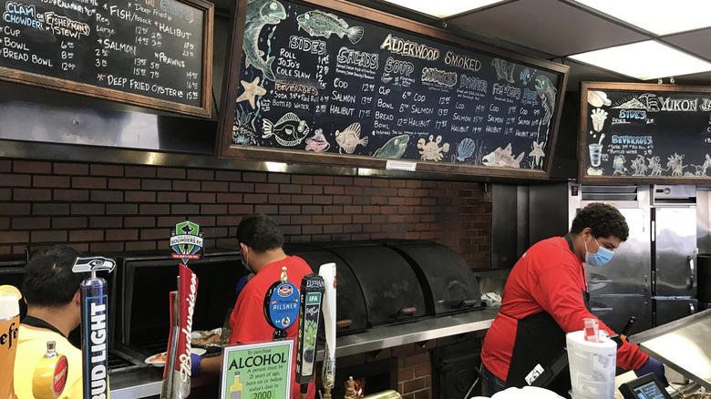 Ivar's Fish Bar at Pier 54, Ray's Boathouse in Ballard, Salmon House on Lake Union, Salmon Cooker on Pier 57, Chinook's at Salmon Bay, Fishermen's Terminal