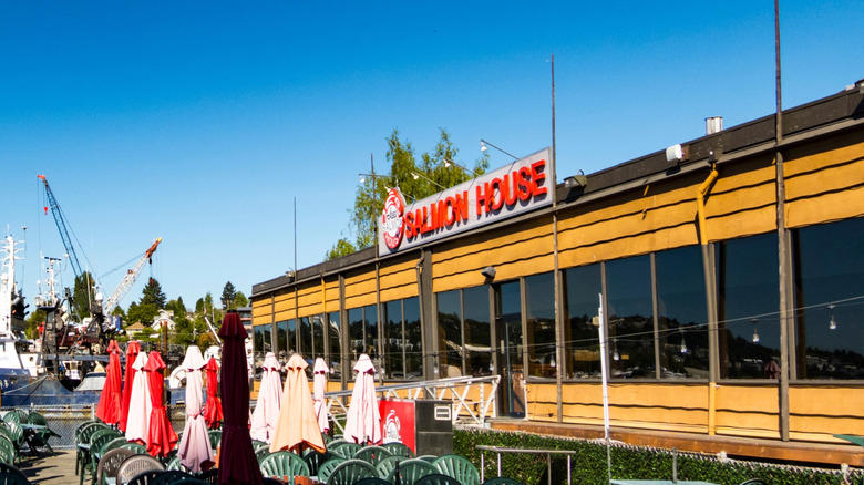 Ivar's Fish Bar at Pier 54, Ray's Boathouse in Ballard, Salmon House on Lake Union, Salmon Cooker on Pier 57, Chinook's at Salmon Bay, Fishermen's Terminal