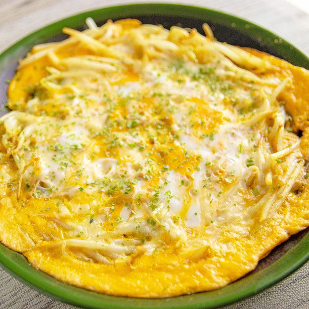 【もやしの一番おいしい食べ方かもしれん】肉で巻いてレンジで5分！コスパ最強のおかずレシピ, もやしのカリもち焼き, 【もやし1袋が消える】外カリッ中もちっ！これ知ってるだけでだいぶ節約「もやし焼き」レシピ, もやしとチーズのカレー玉焼き, 【もやし1袋で満足】炒めるだけじゃない。フライパン1つで作るカレー×チーズの簡単おかず, もやしとウインナーのバターしょうゆ炒め, 【給料日前の救世主】もやし1袋をペロリ！バター×にんにくが香る「もやしとウインナーのバターしょうゆ炒め」レシピ