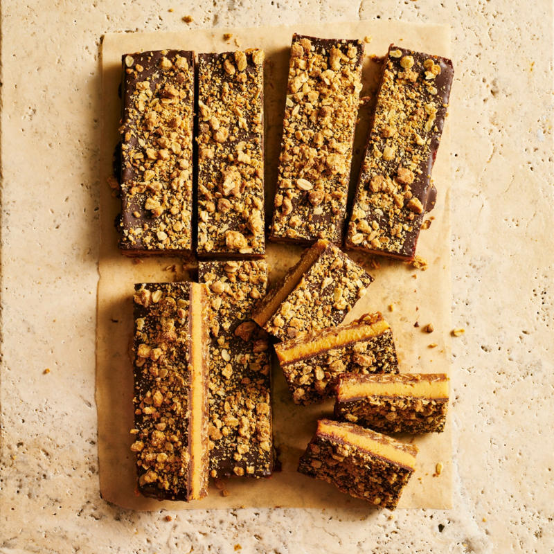 Ingredients, How to store the cake, Anzac cake icing tip, More Anzac biscuit-inspired bakes