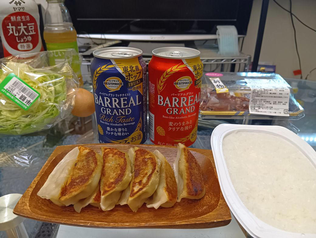 トップバリュの低価格食品「ベストプライス」を徹底検証！, ☆1.3の餃子を食べた、筆者の素直な感想, パックご飯、格安ビール＆発泡酒の“意外な実力”, バーリアルの進化から、餃子の進化も期待した夜