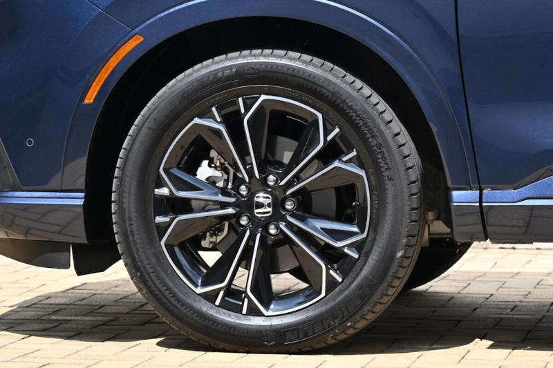 「SUV」であることを言い訳にしない, ホンダの国内SUVで最大のボディ、やっぱりデカい?, ロックアップLow付き4WDの走りは?, 【フォトギャラリー】ホンダ「CR-V」
