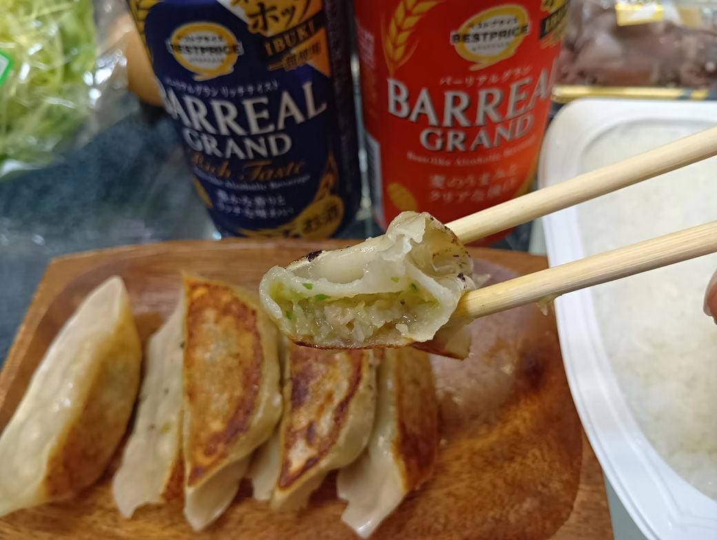 トップバリュの低価格食品「ベストプライス」を徹底検証！, ☆1.3の餃子を食べた、筆者の素直な感想, パックご飯、格安ビール＆発泡酒の“意外な実力”, バーリアルの進化から、餃子の進化も期待した夜