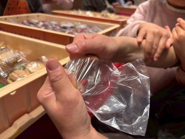 ・マカロン詰め放題なんて素敵, ・開始前から勝負は始まっている, ・10分間の真剣勝負, ・最高記録は33個, ・70分間食べ飲み放題も
