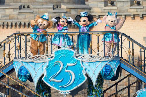 25周年ハーバーショー, 陸上にもキャラクターが登場, みんなで25までカウントアップ, キャストも登場しフィナーレ