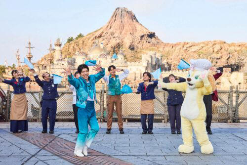 25周年ハーバーショー, 陸上にもキャラクターが登場, みんなで25までカウントアップ, キャストも登場しフィナーレ