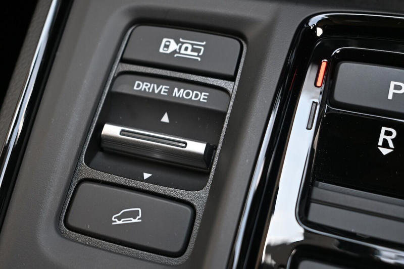 「SUV」であることを言い訳にしない, ホンダの国内SUVで最大のボディ、やっぱりデカい?, ロックアップLow付き4WDの走りは?, 【フォトギャラリー】ホンダ「CR-V」