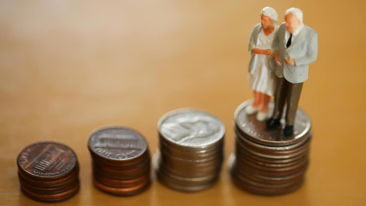 「親の介護費用は親のお金でまかなう」という大原則, 持続可能な介護のカギは「情報共有」, 施設入居の資金計画は「105歳」まで想定を, 「実家の売却」で予備費を用意するリスク, 施設入居後から105歳まで生きる際のシミュレーション, 「家を賃貸に出す」「家を担保に融資を受ける」自宅を手放さずに資金を工面する2つの制度, 空き家を貸して安定収入にする「マイホーム借り上げ制度」, 住み続けながら資金調達できる「リバースモーゲージ」