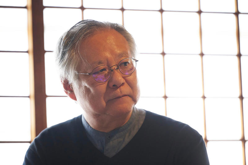 なぜこのテーマがこれほどまでに"スリリング"なのか, 正子はいつ『茶と美』を読んだのか。「蔵書印」が語る足跡, 正子の目が止まった場所。線と書き込みをたどる, 見立ては「眼による創作」、知見は「眼を曇らせる」, 85年前なのに、いまも鮮烈に響く柳の言葉, 茶を愛し、茶室を持たず。柳と正子の矜持, 『茶と美』を貫く柳の真意。その核心を会得する, 柳への問い。美醜なき世界と厳しい分別は両立するか, "民藝の眼"は信じていた。武相荘に息づく正子のコレクション, 正子が突いたのは盲目な"民藝信者"の目 