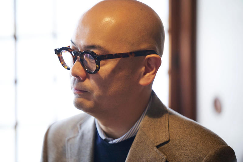 なぜこのテーマがこれほどまでに"スリリング"なのか, 正子はいつ『茶と美』を読んだのか。「蔵書印」が語る足跡, 正子の目が止まった場所。線と書き込みをたどる, 見立ては「眼による創作」、知見は「眼を曇らせる」, 85年前なのに、いまも鮮烈に響く柳の言葉, 茶を愛し、茶室を持たず。柳と正子の矜持, 『茶と美』を貫く柳の真意。その核心を会得する, 柳への問い。美醜なき世界と厳しい分別は両立するか, "民藝の眼"は信じていた。武相荘に息づく正子のコレクション, 正子が突いたのは盲目な"民藝信者"の目 
