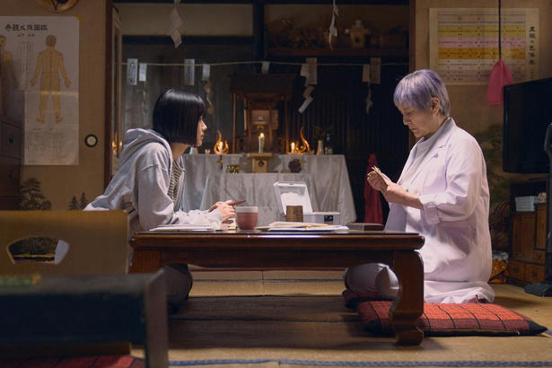 宗教の掟に縛られる高校生が、恋をした相手に復讐を誓う物語, “処女の血”を捧げる宿命…“火神の子”として育てられた女子高校生・るな, るな、許されざる初恋…人気者・ケンショーとの出会い, 恋に落ちて変わるるな…しかし初恋は儚く散る, 火神の怒りを買ったるな…弄んだケンショーへの復讐を誓う, 「世界観が凄すぎる」原菜乃華の怪演と独特な設定にSNS戦慄