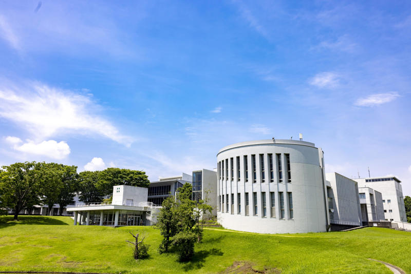 早稲田大学 国際文学館（村上春樹ライブラリー）／東京都, 芝浦工業大学 豊洲キャンパスのカフェ・レストラン／東京都, 多摩美術大学 上野毛キャンパス新棟／東京都, 多摩美術大学 図書館（八王子キャンパス）／東京都, 武蔵野美術大学 鷹の台キャンパス／東京都, 東京造形大学／東京都, 慶應義塾大学 湘南藤沢キャンパス／神奈川県, 甲南女子大学／兵庫県, IPU・環太平洋大学／岡山県, 広島大学 中央図書館／広島県, 九州大学 伊都キャンパス 椎木講堂／福岡県