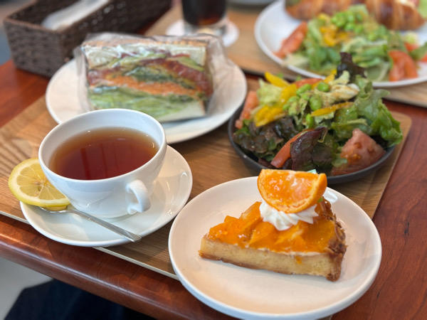【大阪】秘密にしたい…梅田の人気カフェ、実はランチがお得すぎ！, 【北浜】ビジネス街で朝活「SOT COFFEE」の美味しいハンドドリップ, 【北浜】夜24:00まで営業「喫茶 孝二郎」で美味しい珈琲の夜カフェ, 【リーガロイヤル大阪】豪華な空間で、自分を甘やかす「極上の非日常」