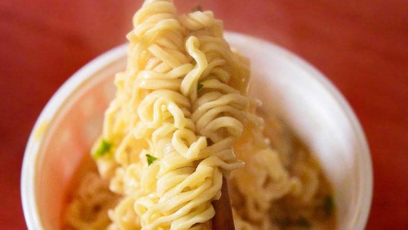 ■リュウジ監修のカップ麺が登場！, ■リュウジ監修カップ麺「サッポロ一番 世界で一つの 爆旨にんにく」のX反応まとめ, ■リュウジ監修カップ麺「サッポロ一番 世界で一つの 爆旨にんにく」実食レポ, ■通常の「サッポロ一番 しょうゆ味」との違い, ■にんにく好きなら「サッポロ一番 世界で一つの 爆旨にんにく」がおすすめ