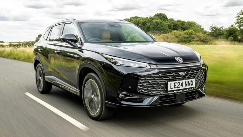 アウディ A6 e-hybrid：64マイル（103km）, ルノー ラファール E-Tech PHEV 300：65マイル（105km）, アウディ A5 e-hybrid：67マイル（108km）, メルセデス・ベンツ GLE 400e：68マイル（109km）, メルセデス・ベンツ CLE クーペ 300e：69マイル（111km）, メルセデス・ベンツ C300e：69マイル（111km）, メルセデス・ベンツ E300e：70マイル（113km）, クプラ テラマール：73マイル（117km）, アウディ Q3 e-hybrid：73マイル（117km）, フォルクスワーゲン タイロン eHybrid：75マイル（121km）, シュコダ コディアック 1.5 TSI iV：75マイル（121km）, レンジローバー P440e / P510e：75マイル（121km）, レンジローバー スポーツ P440e / P510e：76マイル（122km）, フォルクスワーゲン ティグアン eHybrid：77マイル（124km）, クプラ フォーメンター：78マイル（126km）, メルセデス・ベンツ GLC 300e：78マイル（126km）, BYD シール U DM-i：78マイル（126km）, フォルクスワーゲン パサート eHybrid：82マイル（132km）, セアト レオン e-Hybrid：82マイル（132km）, シュコダ スペルブ エステート iV PHEV：84マイル（135km）, アウディ A3 スポーツバック TFSI e：88マイル（142km）, フォルクスワーゲン ゴルフ eHybrid：89マイル（143km）, Tiggo 9（ティゴ 9）：91マイル（146km）, Omoda 9（オモダ 9）：93マイル（150km）