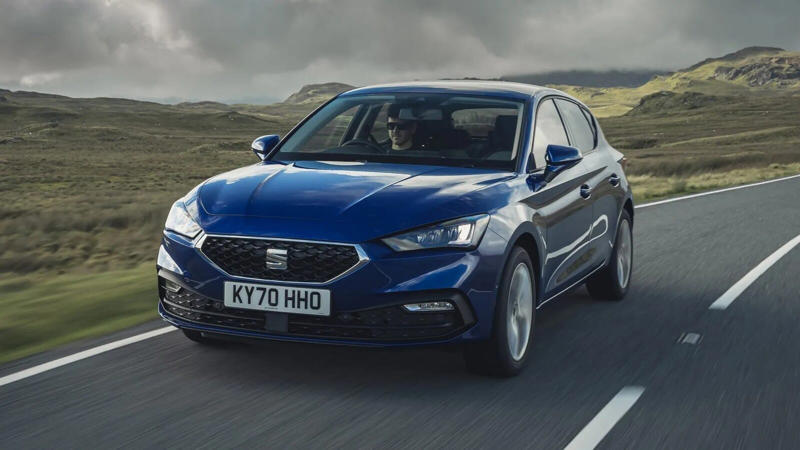 アウディ A6 e-hybrid：64マイル（103km）, ルノー ラファール E-Tech PHEV 300：65マイル（105km）, アウディ A5 e-hybrid：67マイル（108km）, メルセデス・ベンツ GLE 400e：68マイル（109km）, メルセデス・ベンツ CLE クーペ 300e：69マイル（111km）, メルセデス・ベンツ C300e：69マイル（111km）, メルセデス・ベンツ E300e：70マイル（113km）, クプラ テラマール：73マイル（117km）, アウディ Q3 e-hybrid：73マイル（117km）, フォルクスワーゲン タイロン eHybrid：75マイル（121km）, シュコダ コディアック 1.5 TSI iV：75マイル（121km）, レンジローバー P440e / P510e：75マイル（121km）, レンジローバー スポーツ P440e / P510e：76マイル（122km）, フォルクスワーゲン ティグアン eHybrid：77マイル（124km）, クプラ フォーメンター：78マイル（126km）, メルセデス・ベンツ GLC 300e：78マイル（126km）, BYD シール U DM-i：78マイル（126km）, フォルクスワーゲン パサート eHybrid：82マイル（132km）, セアト レオン e-Hybrid：82マイル（132km）, シュコダ スペルブ エステート iV PHEV：84マイル（135km）, アウディ A3 スポーツバック TFSI e：88マイル（142km）, フォルクスワーゲン ゴルフ eHybrid：89マイル（143km）, Tiggo 9（ティゴ 9）：91マイル（146km）, Omoda 9（オモダ 9）：93マイル（150km）